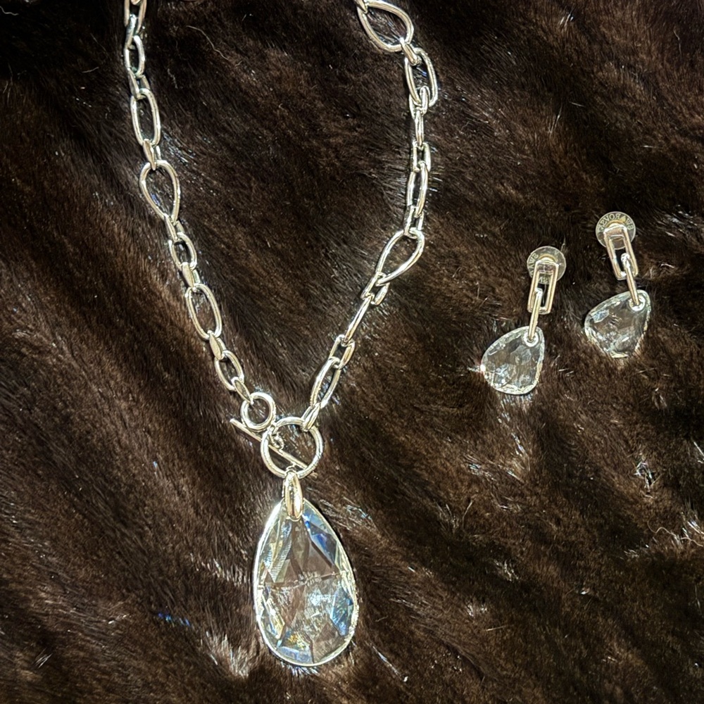 Swarovski large crystal & Silver Necklace and Earring Set
